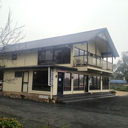 Jugiong Motor Inn Exteriör bild